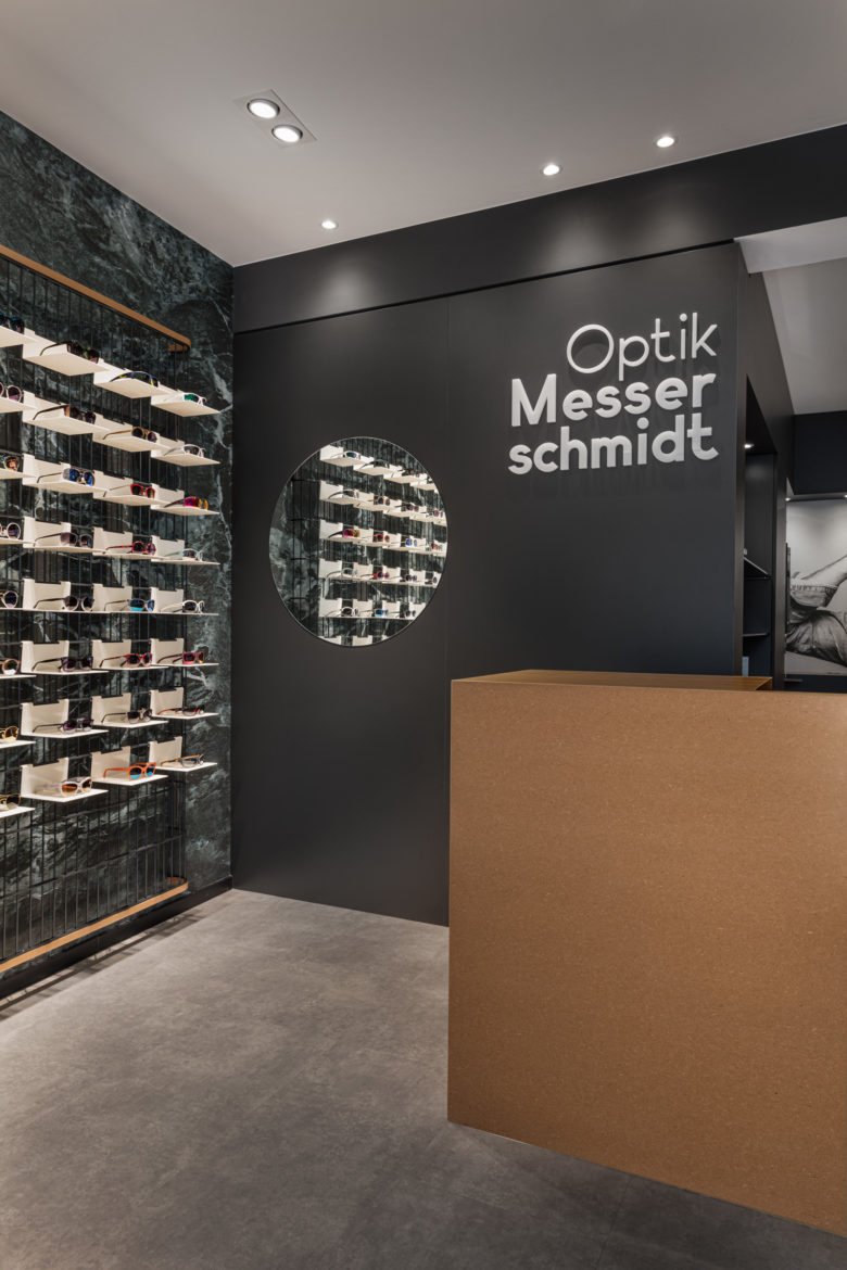 奥蒂克·梅塞施密特 (Optik Messerschmidt),伊达尔 - 奥伯施泰因 (D) 奥蒂克·梅塞施密特 (Optik Messerschmidt),伊达尔 - 奥伯施泰因 (D)