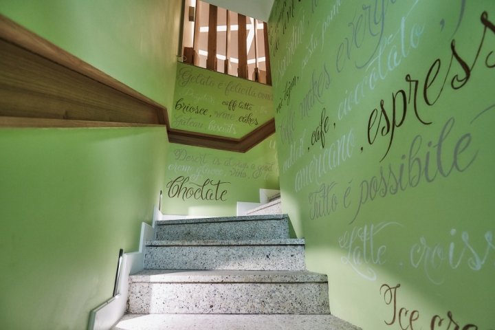 Mignon Varietes du Monde 商店，由 Atmosfere Interior Design 设计，Viseu de Sus – 罗马尼亚