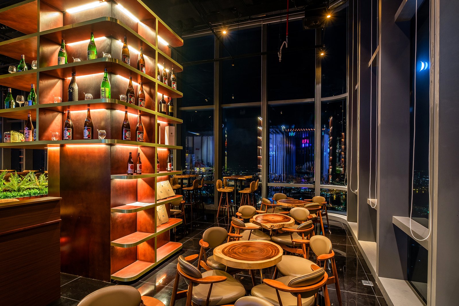 Miwaku Cafe Lounge by Kingsmen Vietnam Co Ltd，胡志明市 – 越南