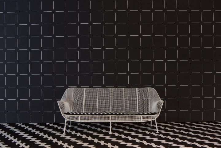 卡斯滕·霍勒 (Carsten Höller) 在迈阿密海滩巴塞尔艺术展上展出的“迈阿密普拉达双人俱乐部” 卡斯滕·霍勒 (Carsten Höller) 在迈阿密海滩巴塞尔艺术展上展出的“迈阿密普拉达双人俱乐部”