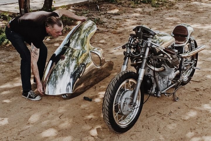 Craig Rodsmith 设计的 Moto Guzzi 垃圾箱赛车 Craig Rodsmith 设计的 Moto Guzzi 垃圾箱赛车