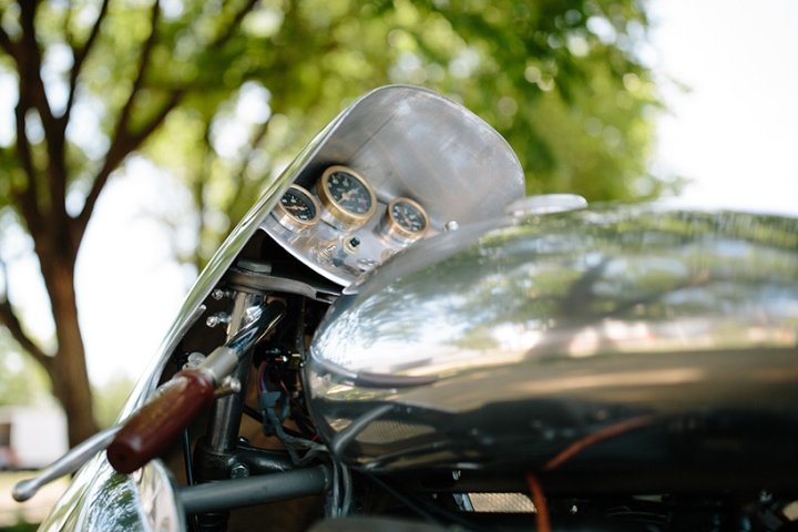Craig Rodsmith 设计的 Moto Guzzi 垃圾箱赛车 Craig Rodsmith 设计的 Moto Guzzi 垃圾箱赛车