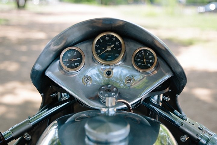 Craig Rodsmith 设计的 Moto Guzzi 垃圾箱赛车 Craig Rodsmith 设计的 Moto Guzzi 垃圾箱赛车