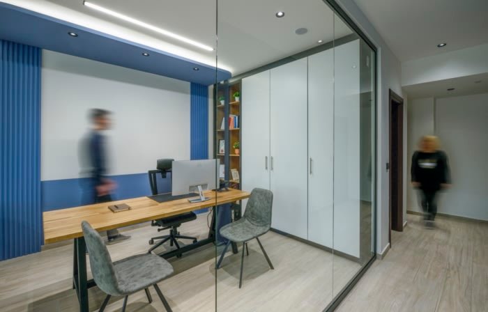 Moustakas 办公室由 Lab4 建筑师设计 Moustakas 办公室由 Lab4 建筑师设计