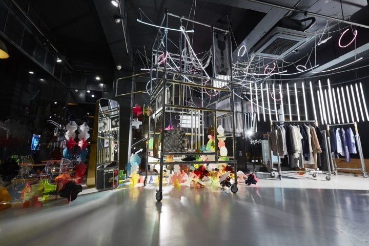 移动运动 _ H-store by customerellow,首尔 – 韩国 移动运动 _ H-store by customerellow,首尔 – 韩国