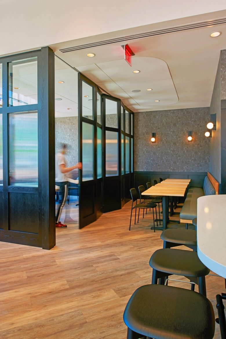 Mozzeria by CORE 架构 + 设计