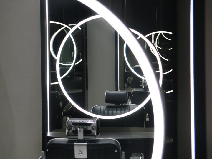 Mrs B Salon 由 Pallavi Dean Interiors 设计，迪拜 – 阿联酋