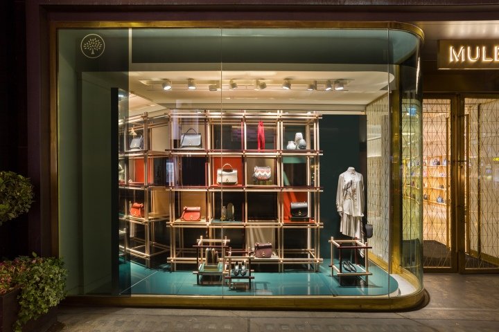 Mulberry 新邦德街 – 2017 秋冬 Check Window，由 Mulberry 创意 VM 团队设计，英国伦敦