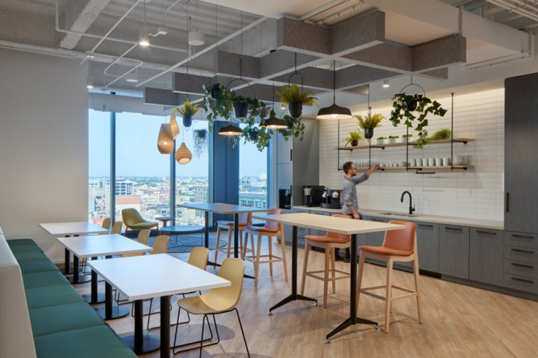 Unispace 的跨国财务咨询公司办公室