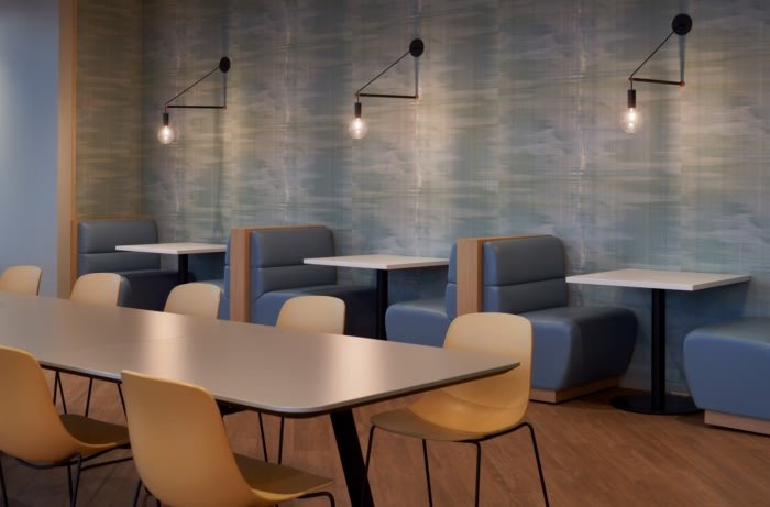 Unispace 的跨国财务咨询公司办公室