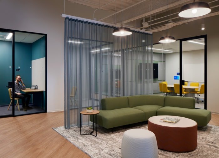 Unispace 的跨国财务咨询公司办公室