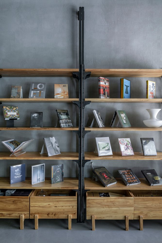 Mumokuteki 概念书店 by LUO studio