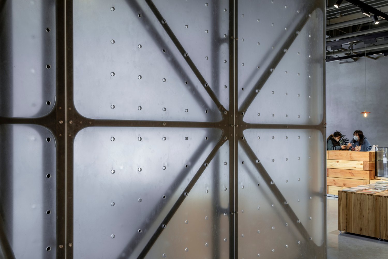 Mumokuteki 概念书店 by LUO studio