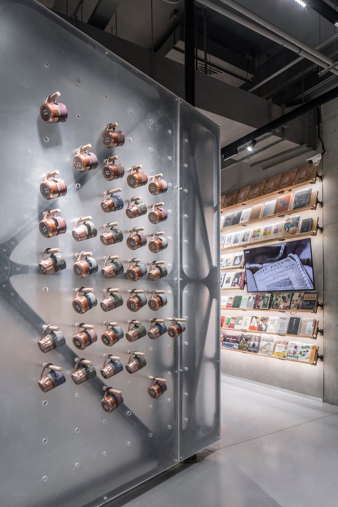 Mumokuteki 概念书店 by LUO studio