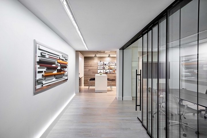 Muraflex 展厅由弗朗西斯·考夫曼 (Francis Cauffman) 设计,芝加哥 – 伊利诺伊州 Muraflex 展厅由弗朗西斯·考夫曼 (Francis Cauffman) 设计,芝加哥 – 伊利诺伊州