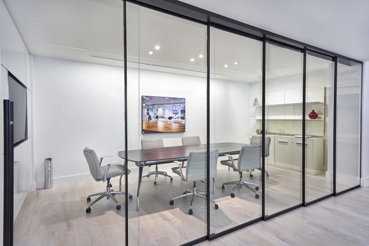 Muraflex 展厅由弗朗西斯·考夫曼 (Francis Cauffman) 设计,芝加哥 – 伊利诺伊州 Muraflex 展厅由弗朗西斯·考夫曼 (Francis Cauffman) 设计,芝加哥 – 伊利诺伊州