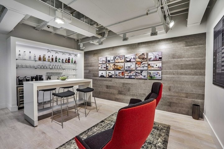 Muraflex 展厅由弗朗西斯·考夫曼 (Francis Cauffman) 设计,芝加哥 – 伊利诺伊州 Muraflex 展厅由弗朗西斯·考夫曼 (Francis Cauffman) 设计,芝加哥 – 伊利诺伊州