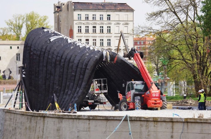 NAWA 雕塑，奥斯卡·齐塔 (Oskar Zieta)，弗罗茨瓦夫 – 波兰