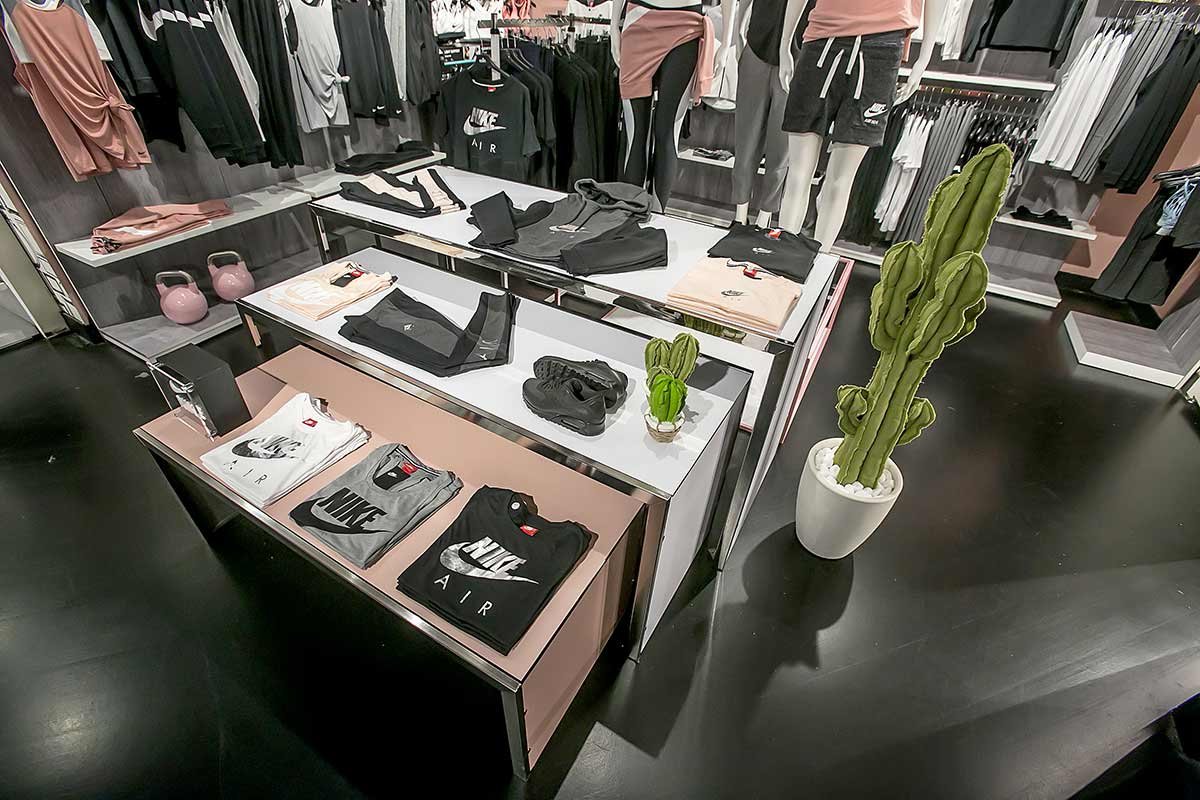 耐克在硬币商店的新概念 | 女性化且优雅的空间