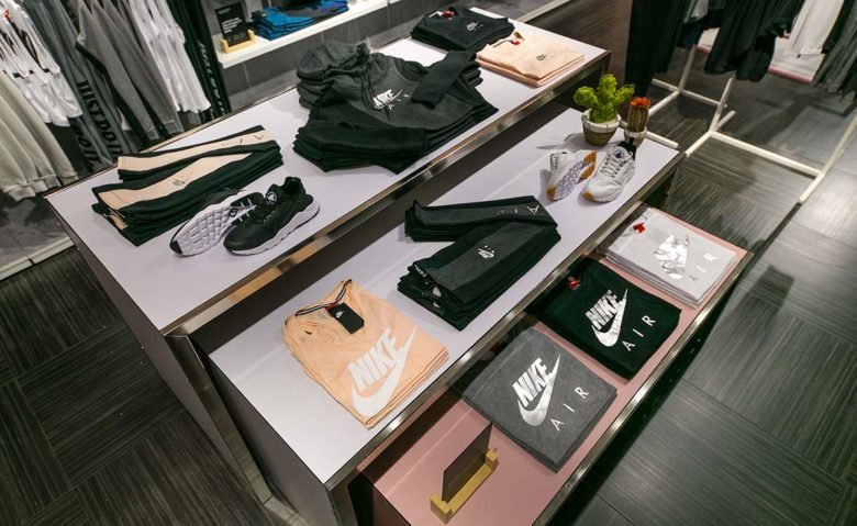 耐克在硬币商店的新概念 | 女性化且优雅的空间