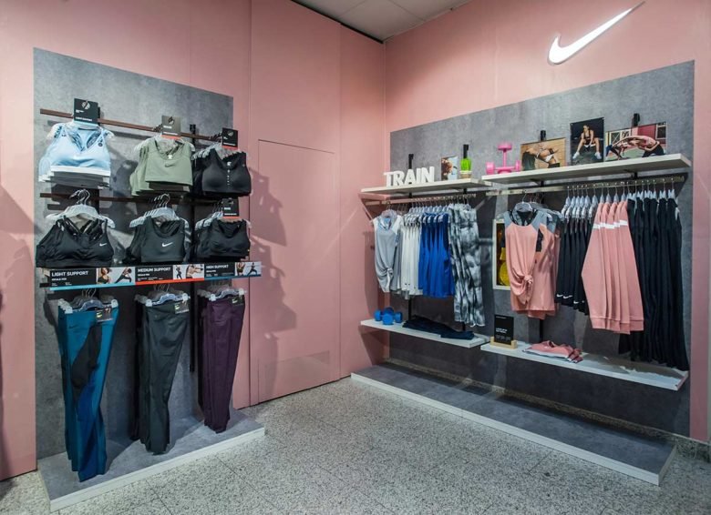 耐克在硬币商店的新概念 | 女性化且优雅的空间