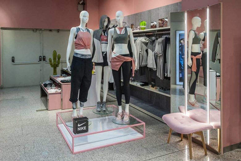 耐克在硬币商店的新概念 | 女性化且优雅的空间