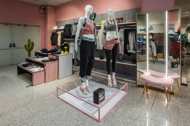 耐克在硬币商店的新概念 | 女性化且优雅的空间