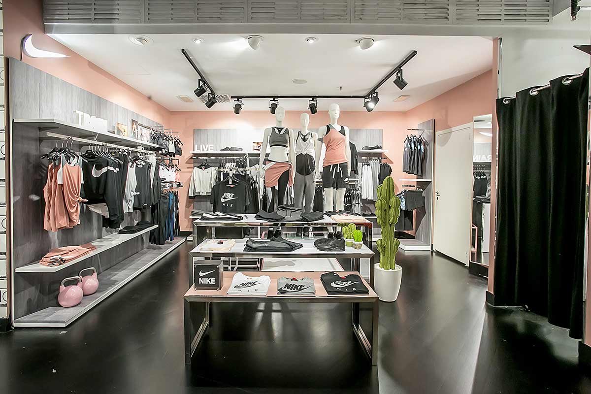 耐克在硬币商店的新概念 | 女性化且优雅的空间