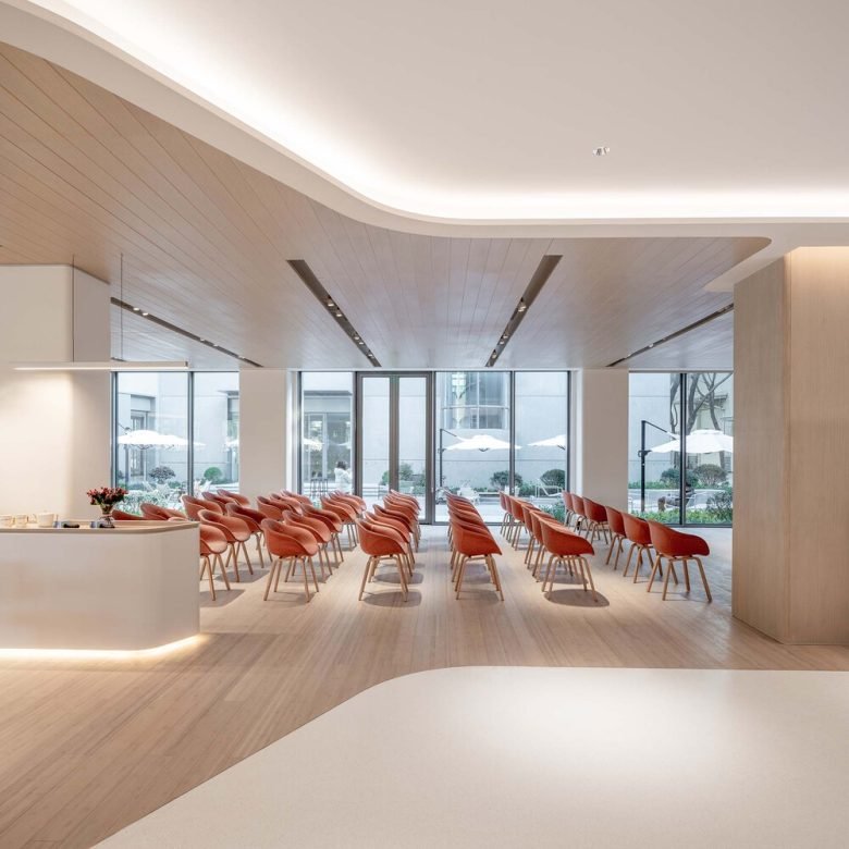 NIO 交付中心，由 Kokaistudios 设计