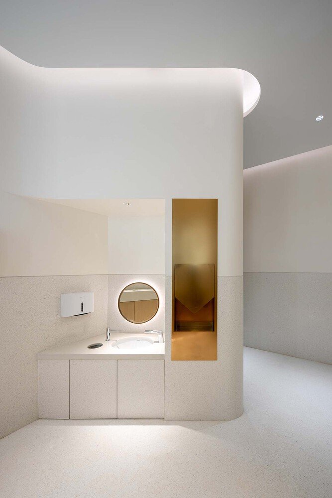 NIO 交付中心，由 Kokaistudios 设计