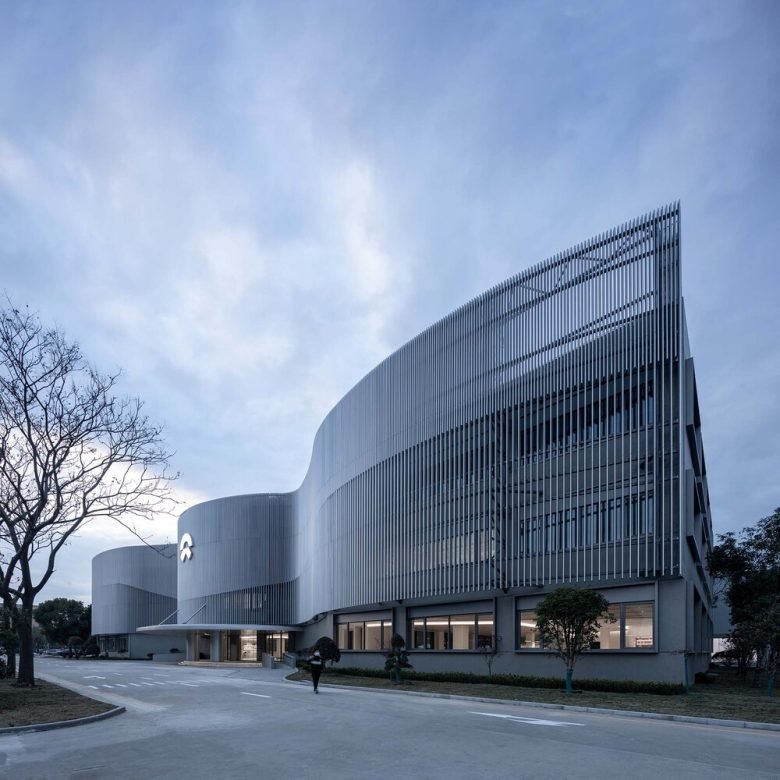 NIO 交付中心，由 Kokaistudios 设计