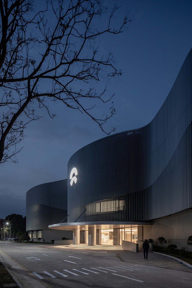 NIO 交付中心，由 Kokaistudios 设计