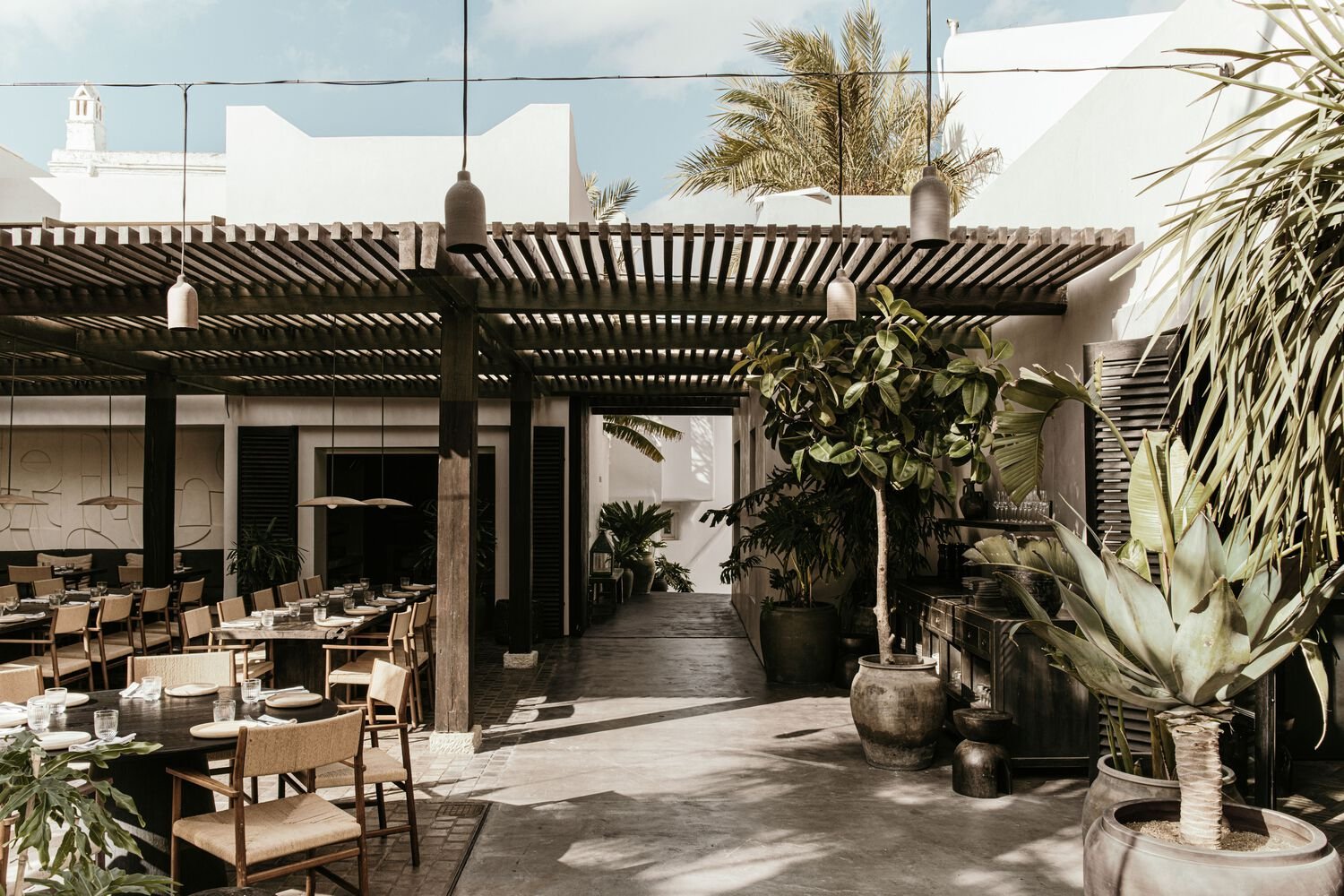 NOEMA 酒吧和餐厅，由 K-Studio + Lambs and Lions 设计