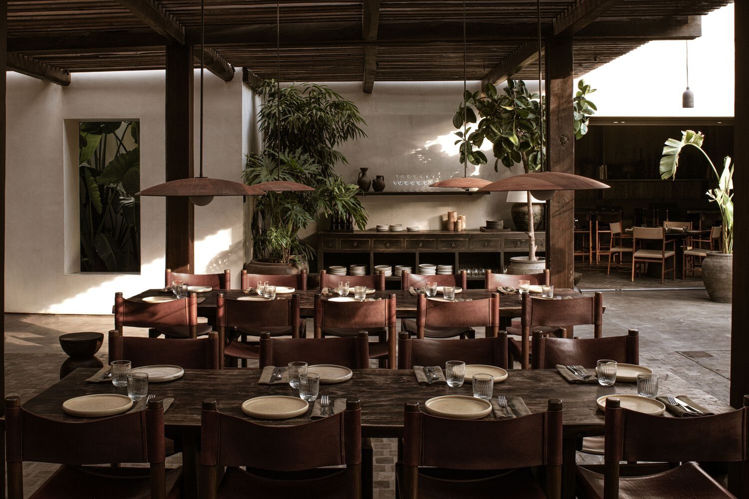 NOEMA 酒吧和餐厅，由 K-Studio + Lambs and Lions 设计