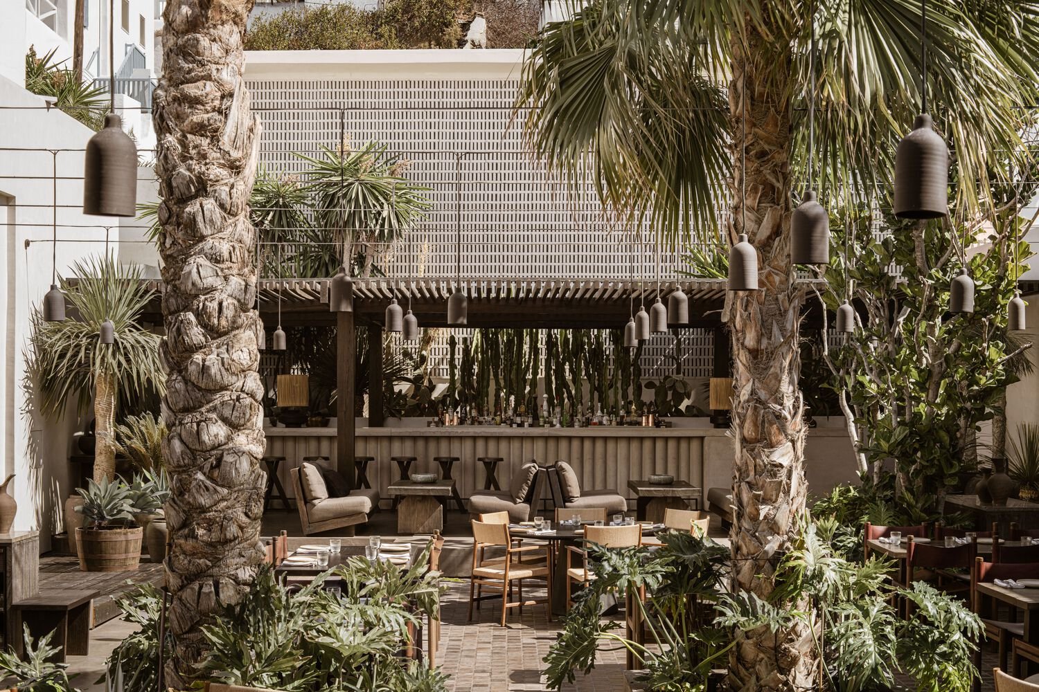 NOEMA 酒吧和餐厅，由 K-Studio + Lambs and Lions 设计