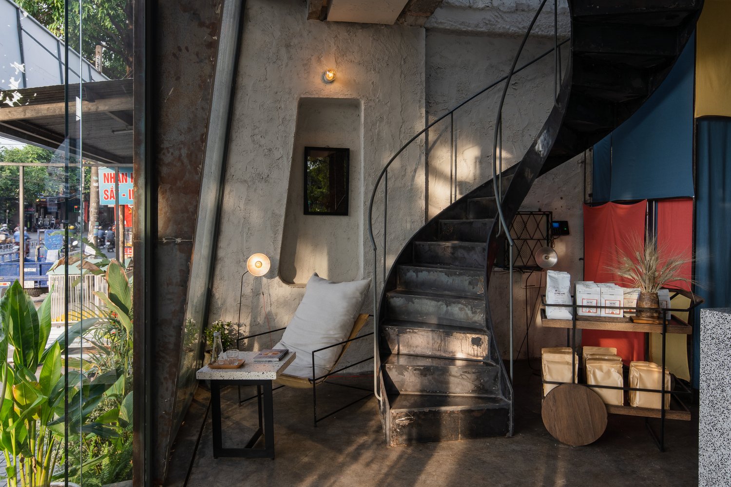 NOMAD 咖啡由 A + H 建筑师设计