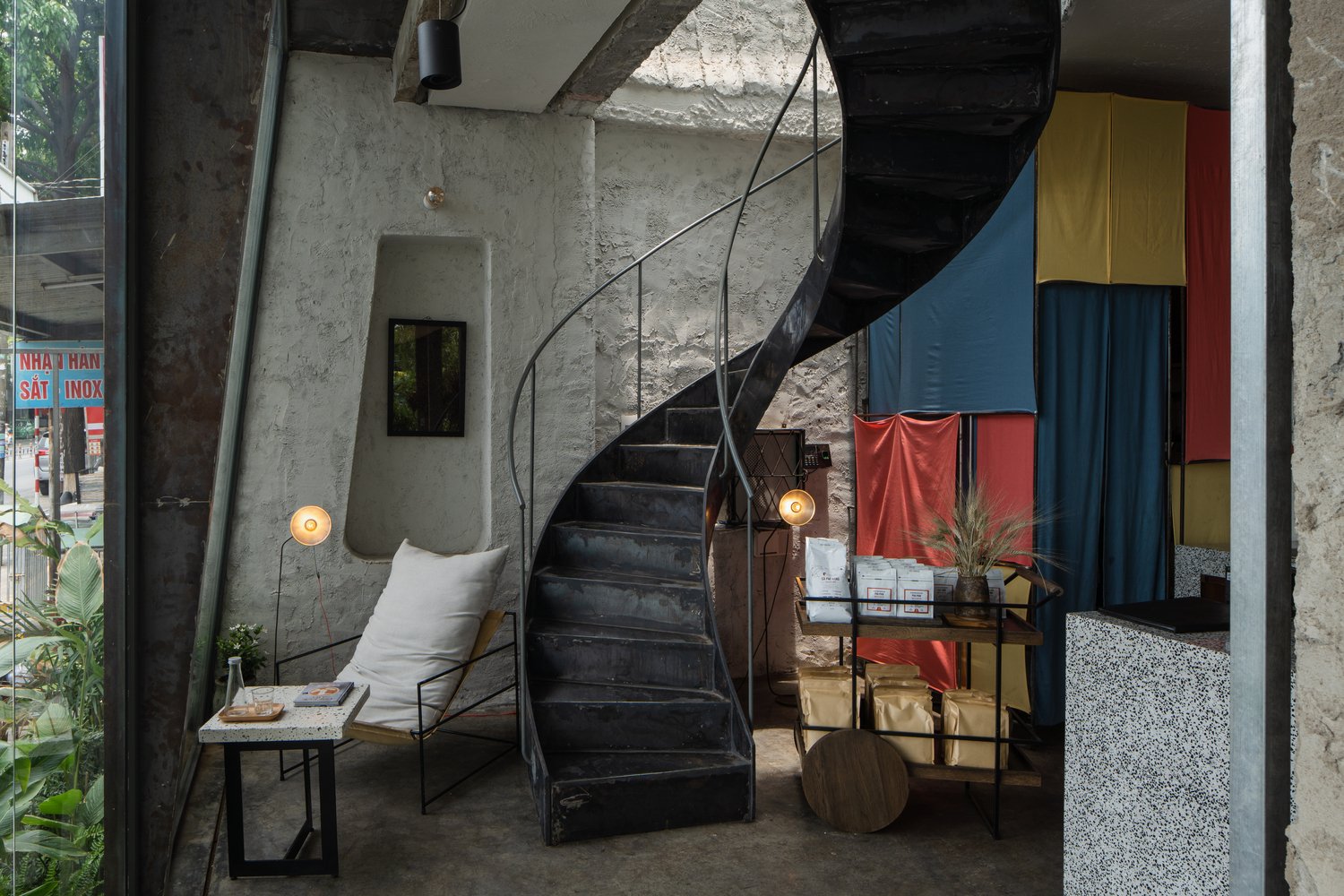 NOMAD 咖啡由 A + H 建筑师设计