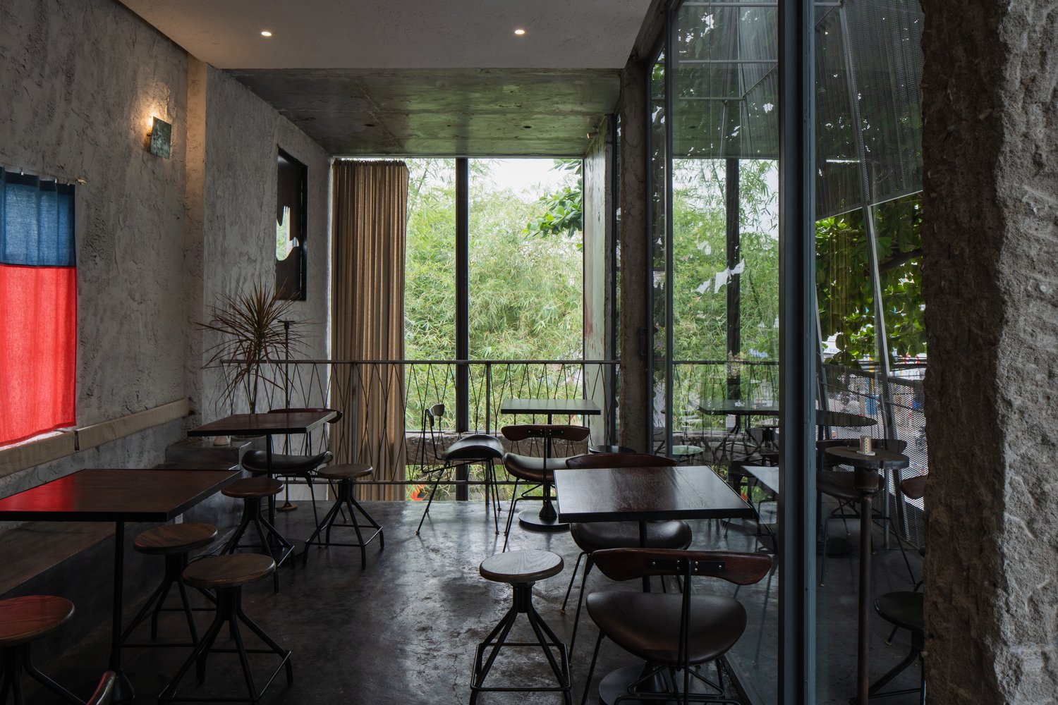 NOMAD 咖啡由 A + H 建筑师设计