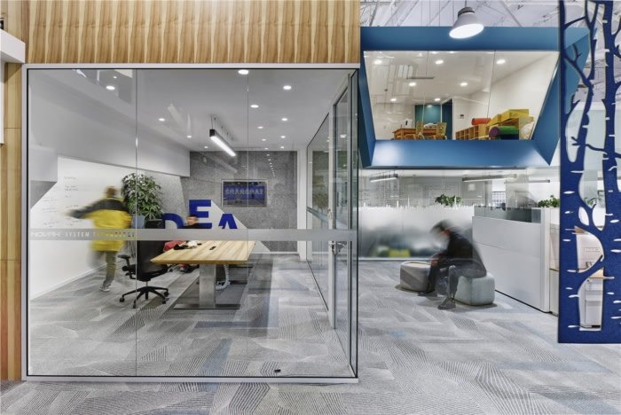 NOVAH 展厅和办公室由 UM DESIGN 设计