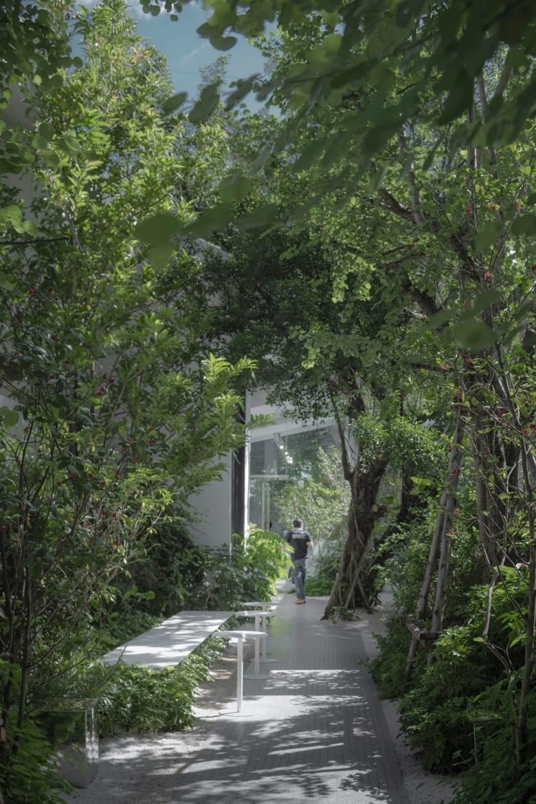 Nana 咖啡烘焙店 / IDIN Architects