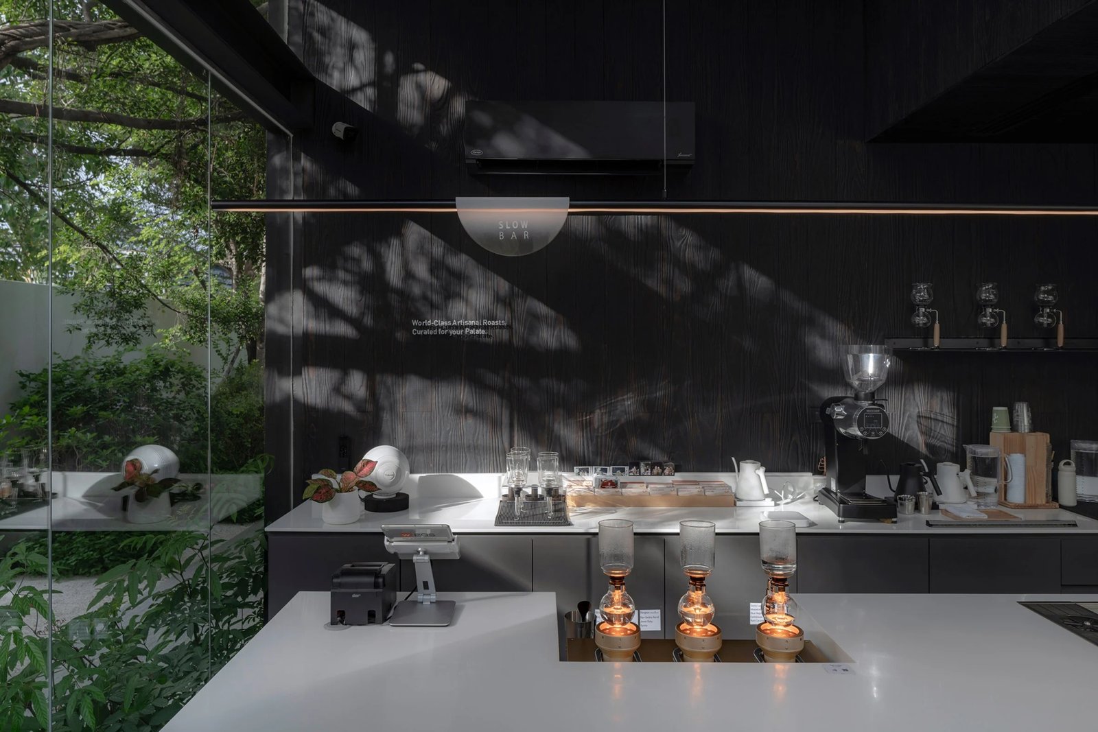 Nana 咖啡烘焙店 / IDIN Architects