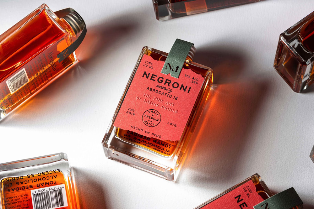 亚历杭德罗·加万乔 (Alejandro Gavancho) 拍摄的内格罗尼·阿布罗加托 (Negroni Abrogatto) 亚历杭德罗·加万乔 (Alejandro Gavancho) 拍摄的内格罗尼·阿布罗加托 (Negroni Abrogatto)