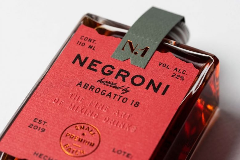 亚历杭德罗·加万乔 (Alejandro Gavancho) 拍摄的内格罗尼·阿布罗加托 (Negroni Abrogatto) 亚历杭德罗·加万乔 (Alejandro Gavancho) 拍摄的内格罗尼·阿布罗加托 (Negroni Abrogatto)