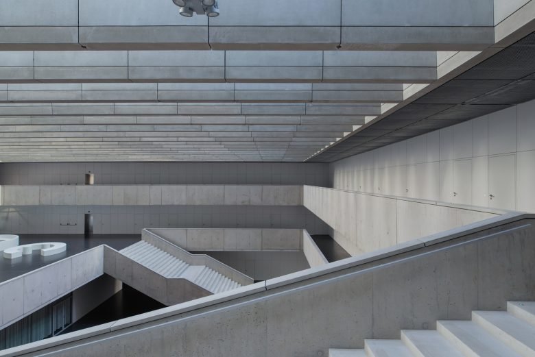 查尔斯大学人文学院新总部 / Kuba & Pilar architekti