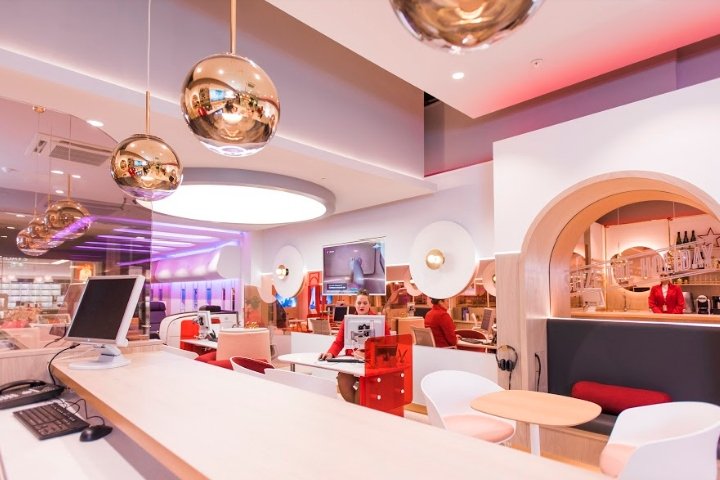 New Virgin Holidays 体验店,由 YourStudio 设计,威尔士 – 英国 New Virgin Holidays 体验店,由 YourStudio 设计,威尔士 – 英国