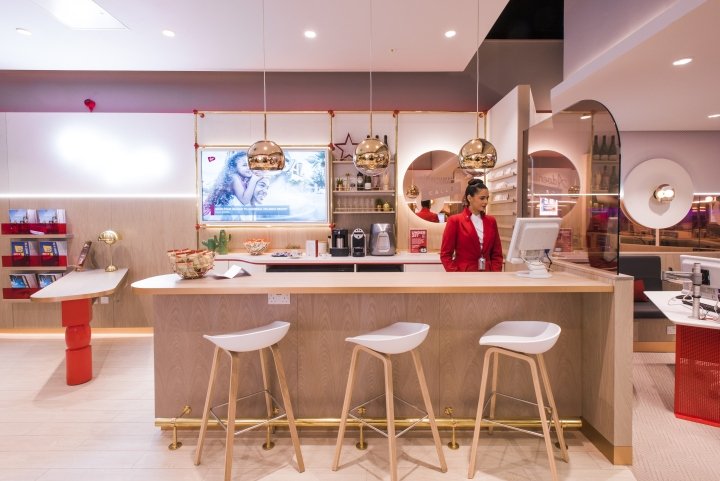 New Virgin Holidays 体验店,由 YourStudio 设计,威尔士 – 英国 New Virgin Holidays 体验店,由 YourStudio 设计,威尔士 – 英国