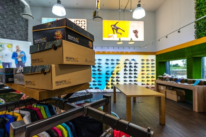 英国哈德斯菲尔德 / 曼彻斯特 Regatta by Leach 的全新视觉营销系统