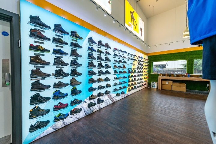 英国哈德斯菲尔德 / 曼彻斯特 Regatta by Leach 的全新视觉营销系统