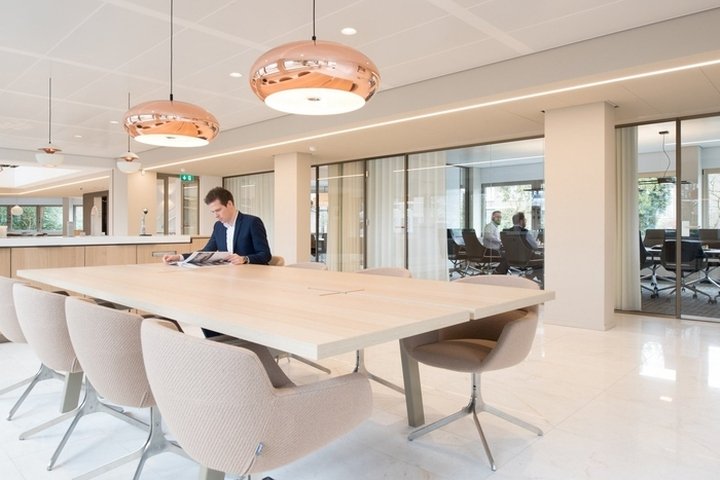 Newomij 办公室，由 Fokkema & Partners 设计，纳尔登 – 荷兰