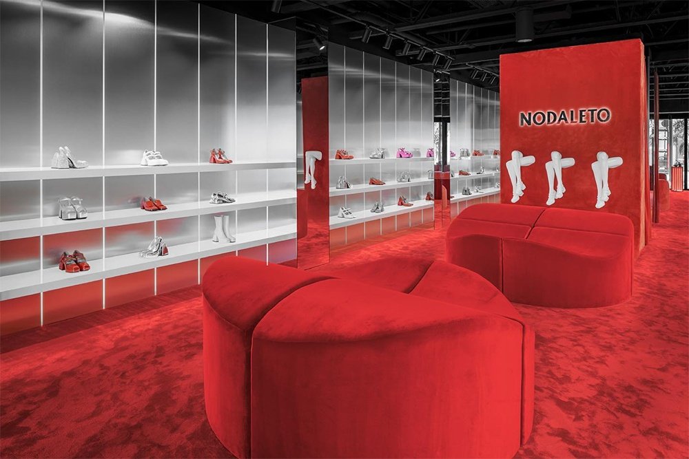 Rafael de Cárdenas 设计的 Nodaleto 商店